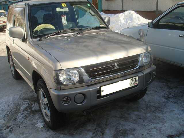 2000 Mitsubishi Pajero Mini