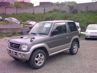 2000 Mitsubishi Pajero Mini Pics