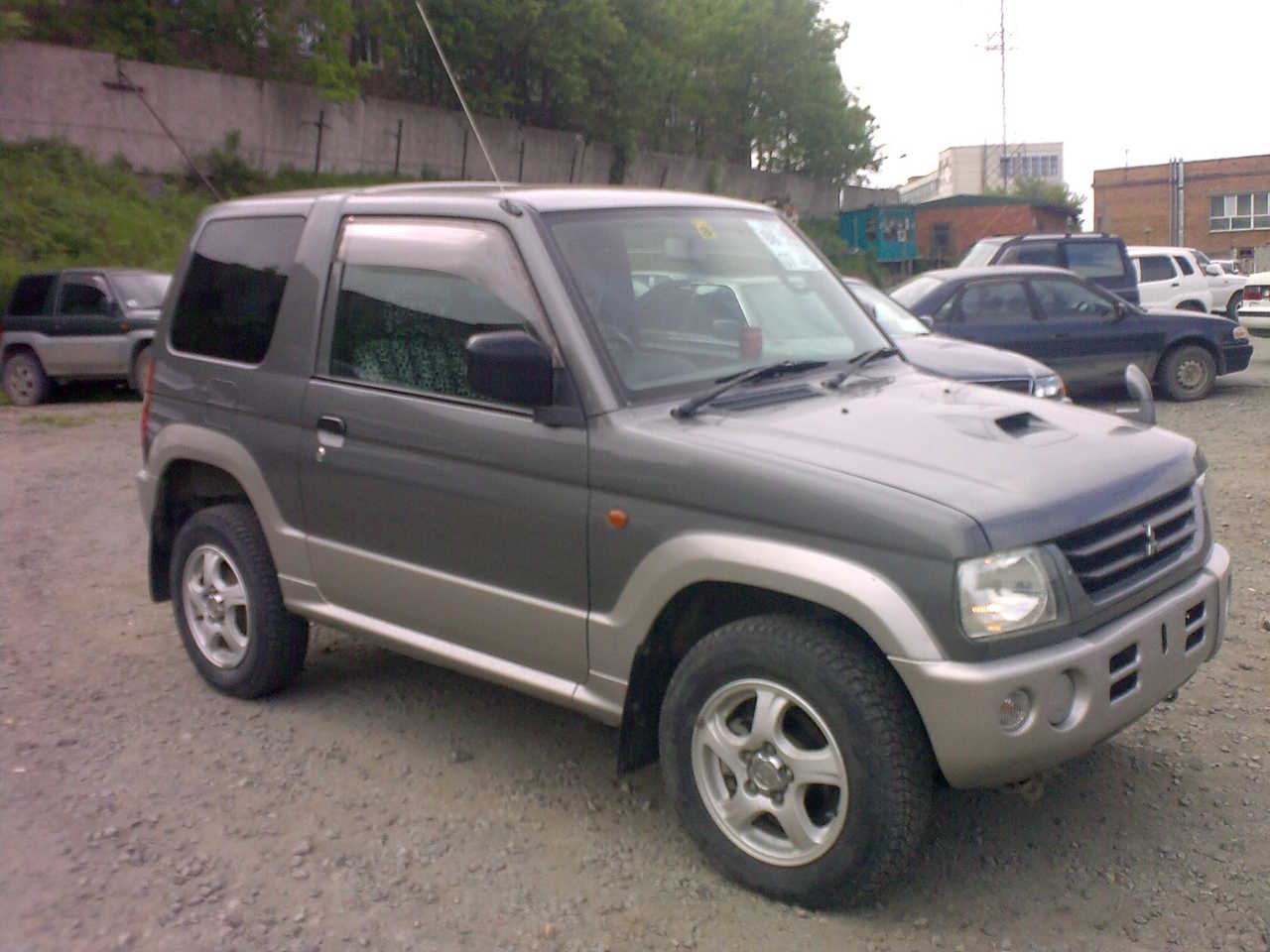 Mitsubishi pajero 2000