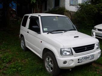 2000 Mitsubishi Pajero Mini Pictures