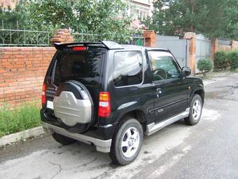 2000 Mitsubishi Pajero Mini Images