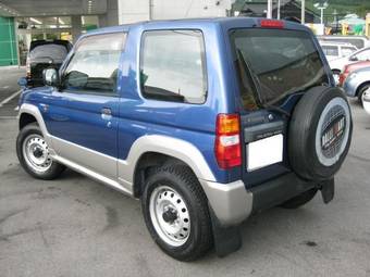 2000 Mitsubishi Pajero Mini Pictures