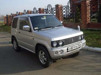 2001 Mitsubishi Pajero Mini