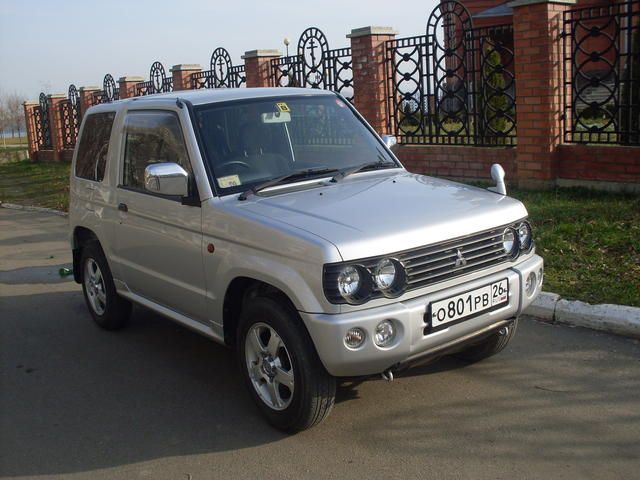 2001 Mitsubishi Pajero Mini