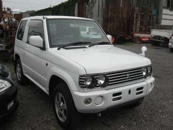 2001 Mitsubishi Pajero Mini Pictures