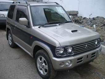 2001 Mitsubishi Pajero Mini Photos