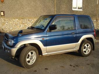 2001 Mitsubishi Pajero Mini Pictures