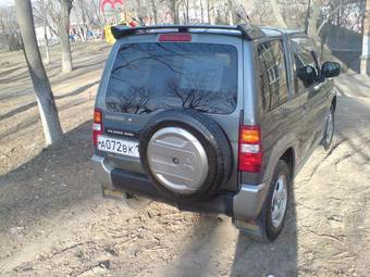 2001 Mitsubishi Pajero Mini Photos