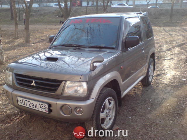 2001 Mitsubishi Pajero Mini