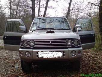 2001 Mitsubishi Pajero Mini Photos