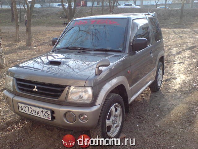 2001 Mitsubishi Pajero Mini