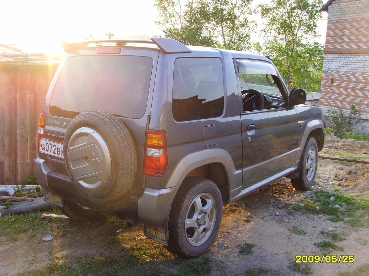 2001 Mitsubishi Pajero Mini