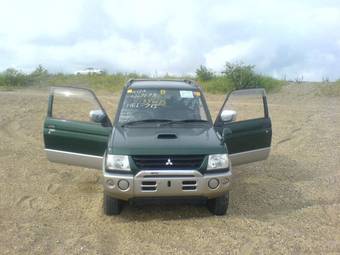 2001 Mitsubishi Pajero Mini Pictures