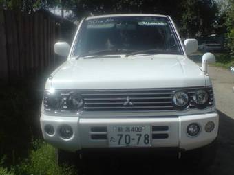 2001 Mitsubishi Pajero Mini Photos