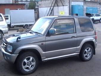 2001 Mitsubishi Pajero Mini Pictures