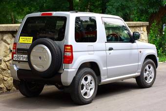 2001 Mitsubishi Pajero Mini Photos