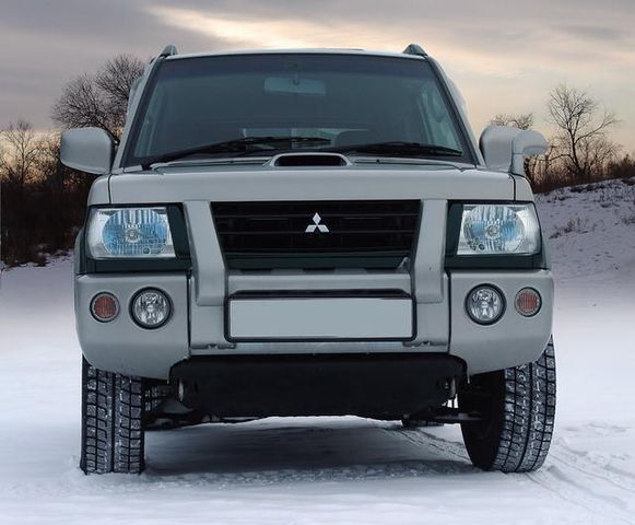 2002 Mitsubishi Pajero Mini