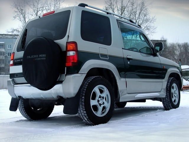 2002 Mitsubishi Pajero Mini