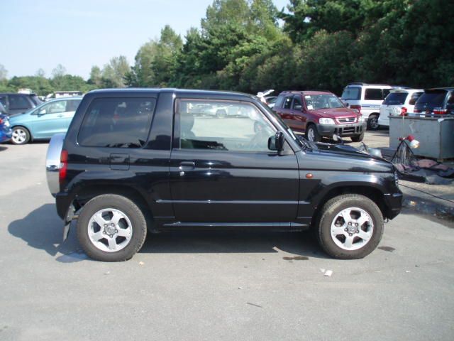 2002 Mitsubishi Pajero Mini