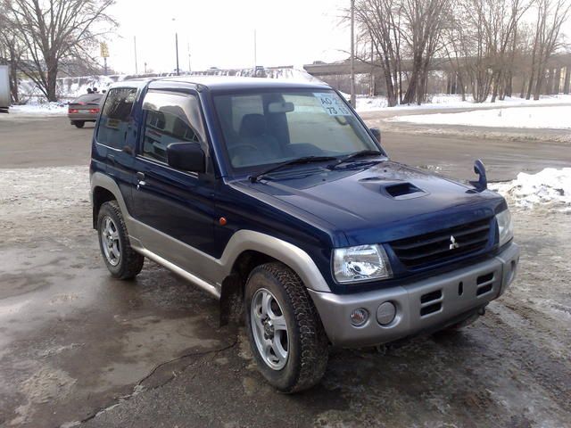 2002 Mitsubishi Pajero Mini