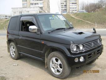 2002 Mitsubishi Pajero Mini Photos