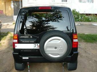 2002 Mitsubishi Pajero Mini Images