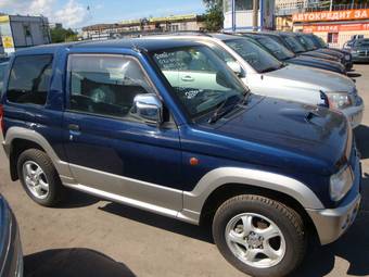 2002 Mitsubishi Pajero Mini Photos