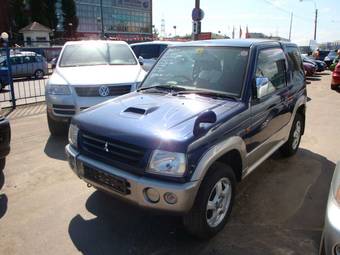 2002 Mitsubishi Pajero Mini Photos