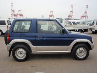 2002 Mitsubishi Pajero Mini Photos