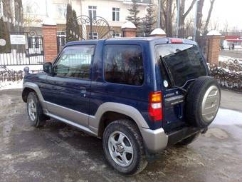 2002 Mitsubishi Pajero Mini Photos