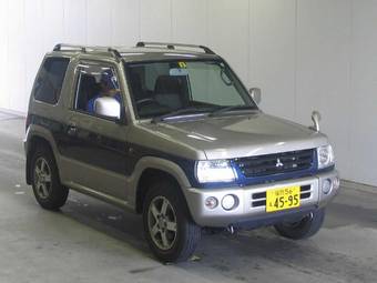 2002 Mitsubishi Pajero Mini Pictures