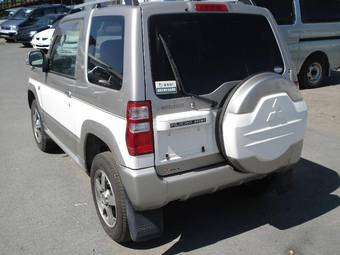 2002 Mitsubishi Pajero Mini Images