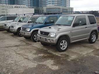 2003 Mitsubishi Pajero Mini Pictures