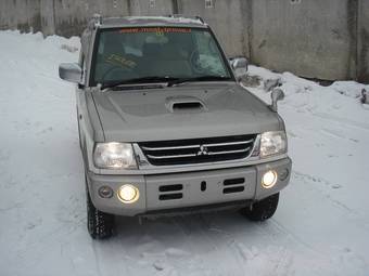 2003 Mitsubishi Pajero Mini Pictures