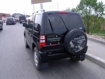 2003 Mitsubishi Pajero Mini Pictures