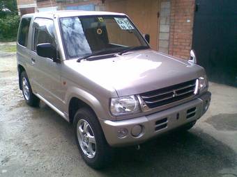 2003 Mitsubishi Pajero Mini Photos