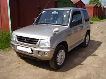 2003 Mitsubishi Pajero Mini Pictures