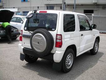 2003 Mitsubishi Pajero Mini Pictures