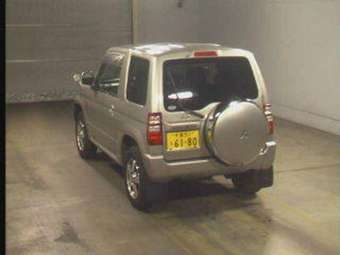 2004 Mitsubishi Pajero Mini Photos