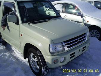 2004 Mitsubishi Pajero Mini Images