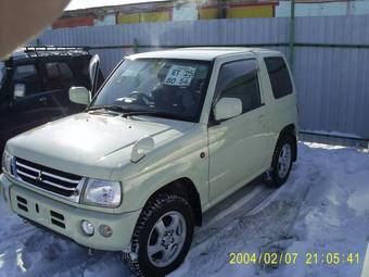 2004 Mitsubishi Pajero Mini Pictures