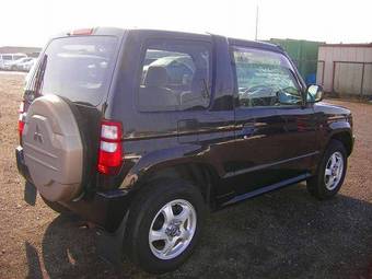 2004 Mitsubishi Pajero Mini Images