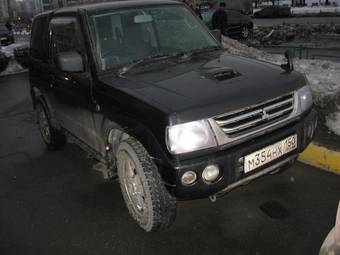 2004 Mitsubishi Pajero Mini Photos
