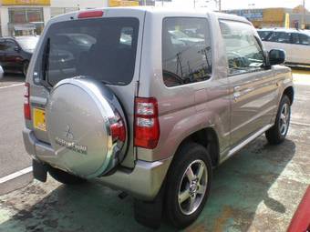 2004 Mitsubishi Pajero Mini Photos