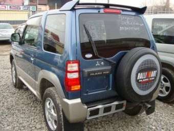 2005 Mitsubishi Pajero Mini Images