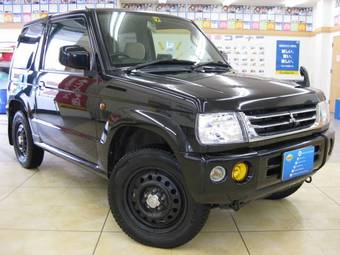 2005 Mitsubishi Pajero Mini Pictures