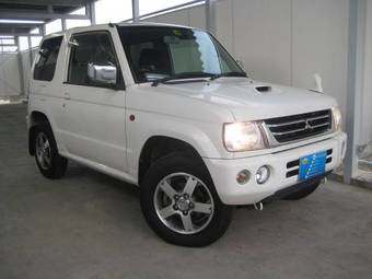 2005 Mitsubishi Pajero Mini Pictures