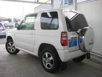 2005 Mitsubishi Pajero Mini Wallpapers