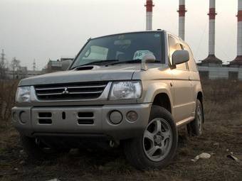 2005 Mitsubishi Pajero Mini Pictures