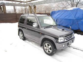2005 Mitsubishi Pajero Mini Pictures